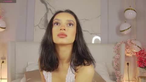 adoracortes online show from 8, 10, 2025