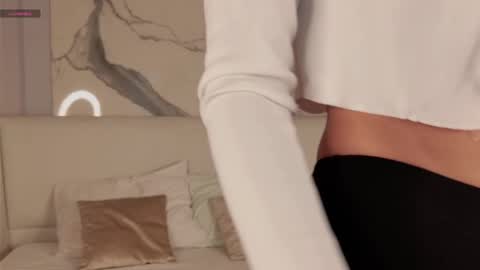 adoracortes online show from 17, 11, 2025