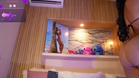 Snapshot of adri_crof chatting on 12, 11, 2025 Adri crof online show from 12, 11, 2025