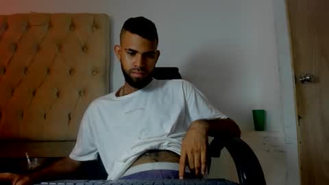 adri_sexboy229 online show from 23, 9, 2025