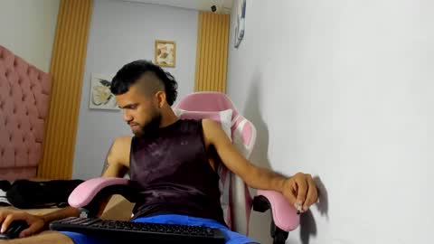adri_sexboy229 online show from 25, 9, 2025