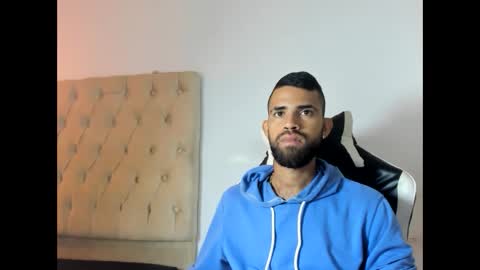 adri_sexboy229 online show from 27, 9, 2025