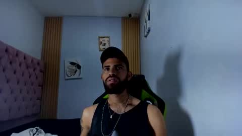 adri_sexboy229 online show from 4, 10, 2025