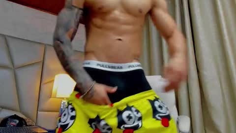 Snapshot of adrian_rae chatting on 15, 11, 2025 online show from 15, 11, 2025