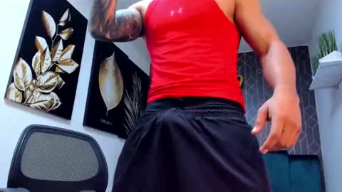 Snapshot of adrian_rae chatting on 24, 11, 2025 online show from 24, 11, 2025