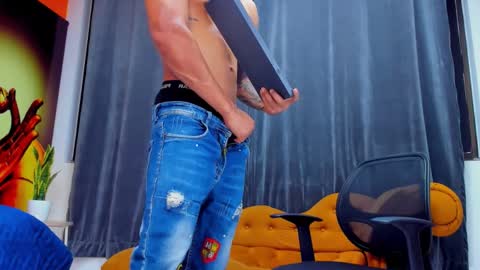   online show from 26, 11, 2025