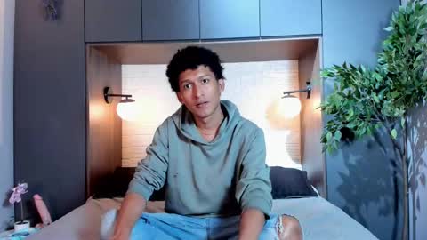 Adrian Ricci online show from 6, 10, 2025