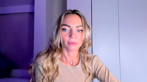 Adriana online show from 25, 12, 2024