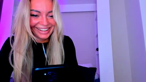 Adriana online show from 1, 2, 2025