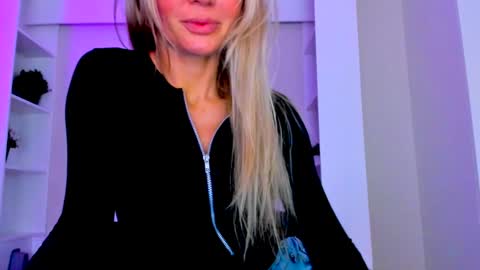 Adriana online show from 1, 2, 2025