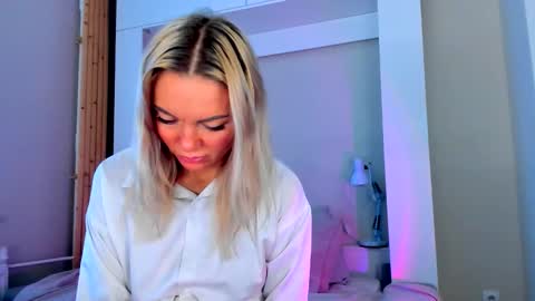 Snapshot of adriana_coy_ chatting on 6, 2, 2026 Adriana online show from 6, 2, 2026