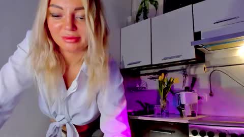 Snapshot of adriana_coy_ chatting on 8, 3, 2026 Adriana online show from 8, 3, 2026