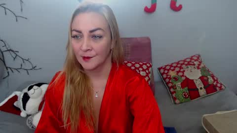 Snapshot of adrianapdes chatting on 30, 12, 2024 Adriana Paredes online show from 30, 12, 2024
