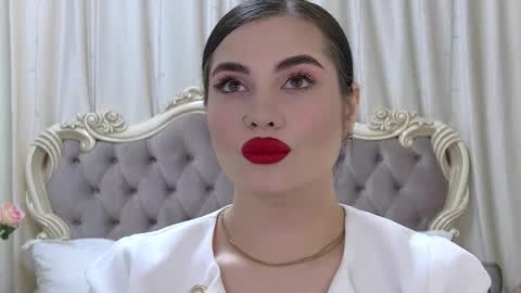 Snapshot of adrianatores chatting on 28, 11, 2025 AdrianaTores online show from 28, 11, 2025