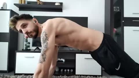 Snapshot of adrianohunt chatting on 4, 3, 2025 Adriano online show from 4, 3, 2025