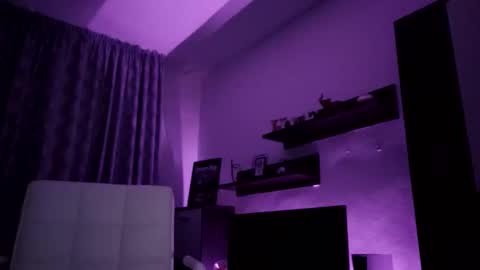 Snapshot of adrianohunt chatting on 14, 11, 2025 Adriano online show from 14, 11, 2025