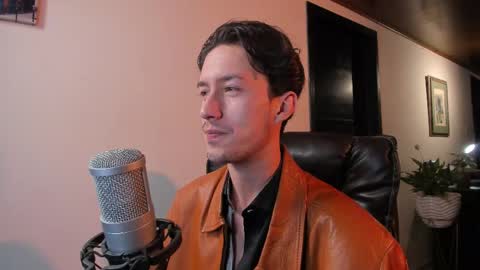 Snapshot of adrianwilliams_ chatting on 20, 11, 2025 Adrian Williams online show from 20, 11, 2025