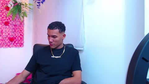 adriel_and_risitos_ online show from 18, 9, 2025