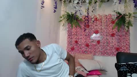 adriel_and_risitos_ online show from 20, 9, 2025