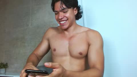 Snapshot of adriel_escalante chatting on 2, 11, 2025 adriel_escalante online show from 2, 11, 2025