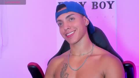 Snapshot of adriianlopez chatting on 3, 12, 2024 Adrian Lopez online show from 3, 12, 2024