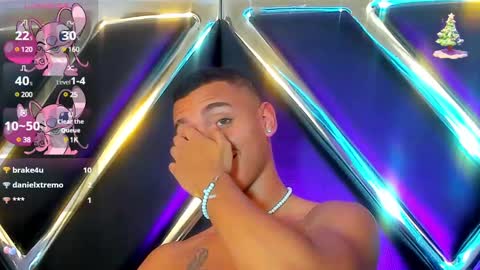 Snapshot of adriianlopez chatting on 11, 12, 2024 Adrian Lopez online show from 11, 12, 2024