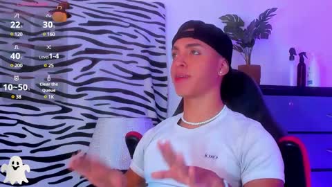 Snapshot of adriianlopez chatting on 7, 1, 2025 Adrian Lopez online show from 7, 1, 2025