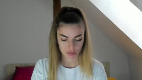 Snapshot of adventurina chatting on 22, 10, 2025 adventurina online show from 22, 10, 2025