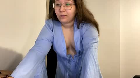 aemilialust online show from 3, 2, 2026