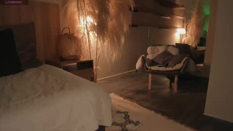 Emma online show from 12, 3, 2025