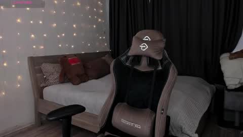 Snapshot of agata_cherry chatting on 27, 1, 2025 Eva online show from 27, 1, 2025