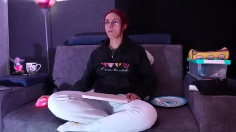 Agata Collinss online show from 26, 9, 2025