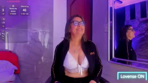 Snapshot of agatha_pleasure chatting on 25, 10, 2025 agatha_pleasure online show from 25, 10, 2025