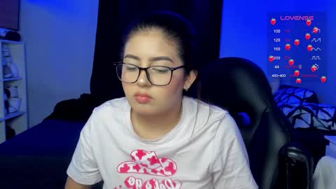 Snapshot of agatha_riccie chatting on 9, 11, 2025 Cat online show from 9, 11, 2025