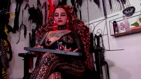 Snapshot of agathamoonn chatting on 20, 12, 2024 Agatha Fox online show from 20, 12, 2024