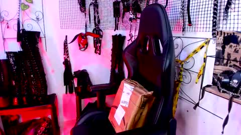 Agatha Fox online show from 13, 1, 2026