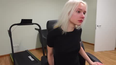 Agelina Lilly Laura online show from 24, 11, 2025