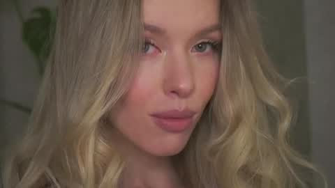 Snapshot of agent_blonde chatting on 12, 11, 2025 May online show from 12, 11, 2025