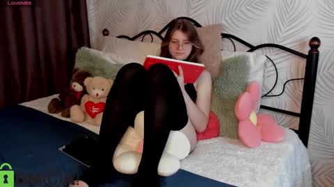 Agnes online show from 6, 10, 2025