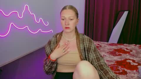 Snapshot of agnesarden chatting on 13, 10, 2025 AgnesArden online show from 13, 10, 2025