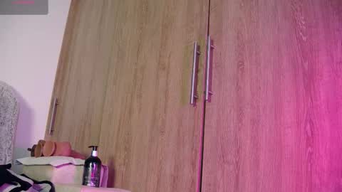 Snapshot of aidaadams chatting on 14, 11, 2025 Aida online show from 14, 11, 2025