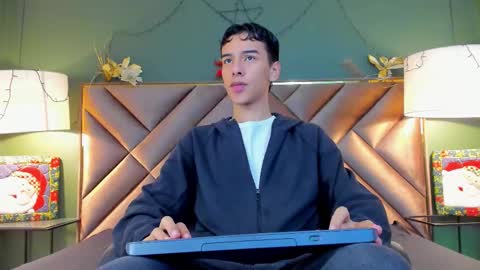 aiden_royce online show from 20, 12, 2025