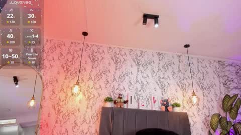 Snapshot of aihnoa_split chatting on 21, 11, 2025 AIHNOA online show from 21, 11, 2025