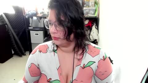 Snapshot of aikadreams chatting on 27, 10, 2025 Catalina online show from 27, 10, 2025