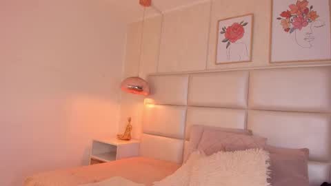 Aily Yozuko online show from 3, 12, 2025