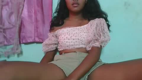 Snapshot of aimeamour chatting on 2, 2, 2025 aimeamour online show from 2, 2, 2025