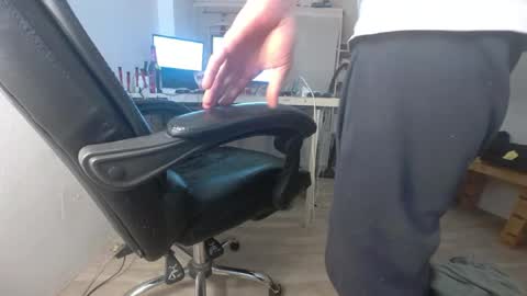 Snapshot of aimkey187 chatting on 23, 3, 2026 sL4ve187 online show from 23, 3, 2026