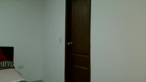 J  online show from 14, 9, 2025