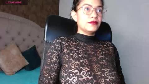 Snapshot of aisha__cambell chatting on 3, 11, 2025 aisha__cambell online show from 3, 11, 2025