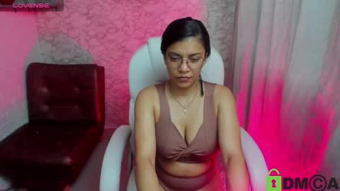 aisha__cambell online show from 12, 11, 2025